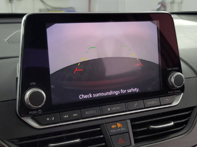 Used 2025 Nissan Altima 2.5 SV FWD image 18