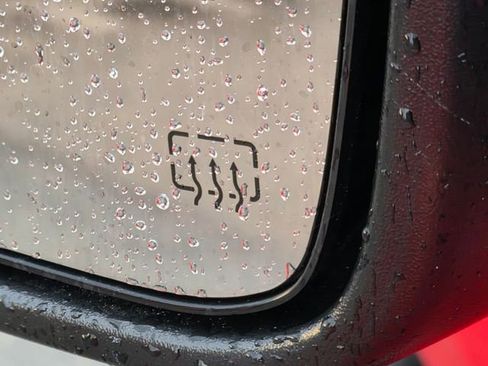 Used 2022 RAM 1500 Classic SLT image 24