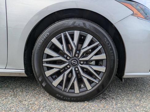 Certified 2025 Nissan Altima 2.5 SV FWD image 12