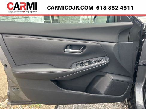 Used 2022 Nissan Sentra SV FWD image 12