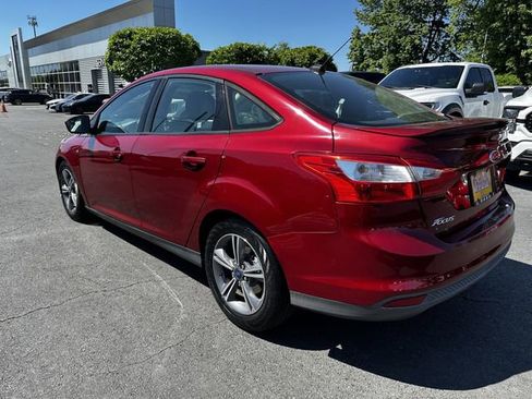 Used 2014 Ford Focus SE w/ SE Sport Package FWD image 7
