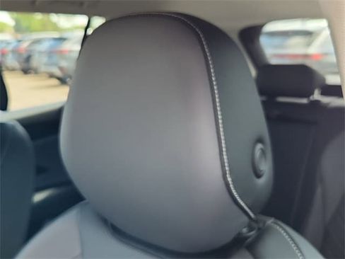 New 2025 Volkswagen Tiguan SE image 15