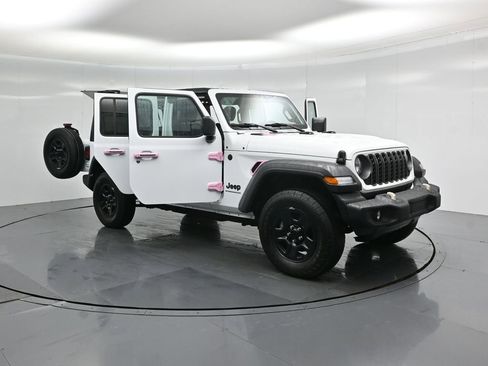 Used 2025 Jeep Wrangler Sport image 28