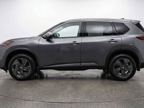 Used 2025 Nissan Rogue SV FWD image 5