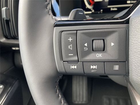 New 2026 Nissan Pathfinder Platinum FWD image 19