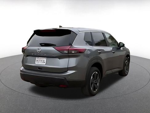 Used 2025 Nissan Rogue SV FWD image 14