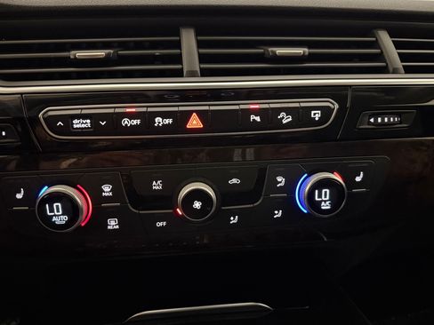 Used 2017 Audi Q7 3.0T Premium AWD/4WD image 27