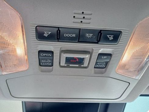 Used 2021 Toyota RAV4 XLE Premium AWD/4WD image 4