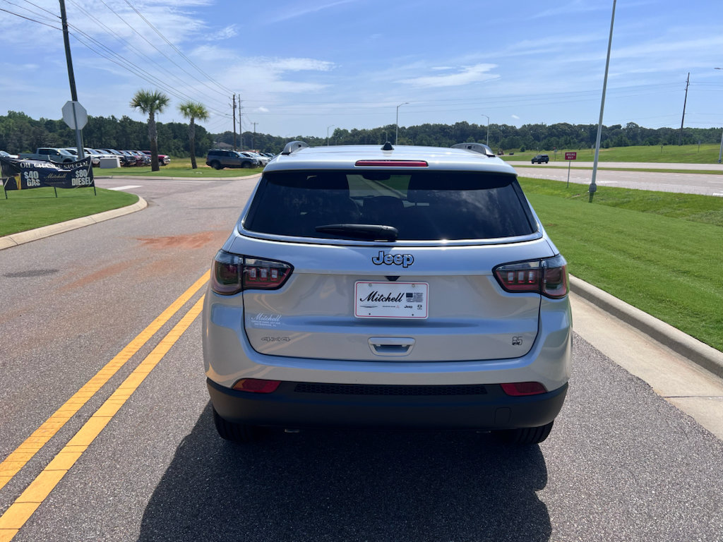 New 2026 Jeep Compass Latitude AWD/4WD image 6