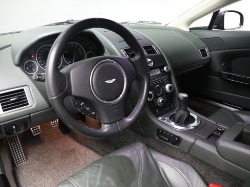 Used 2011 Aston Martin V12 Vantage Coupe image 20