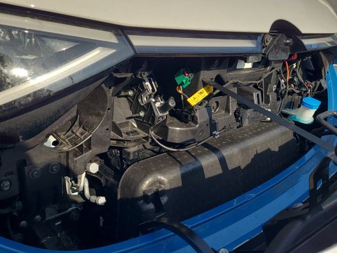 Used 2025 Volkswagen ID. Buzz 1st Edition image 60