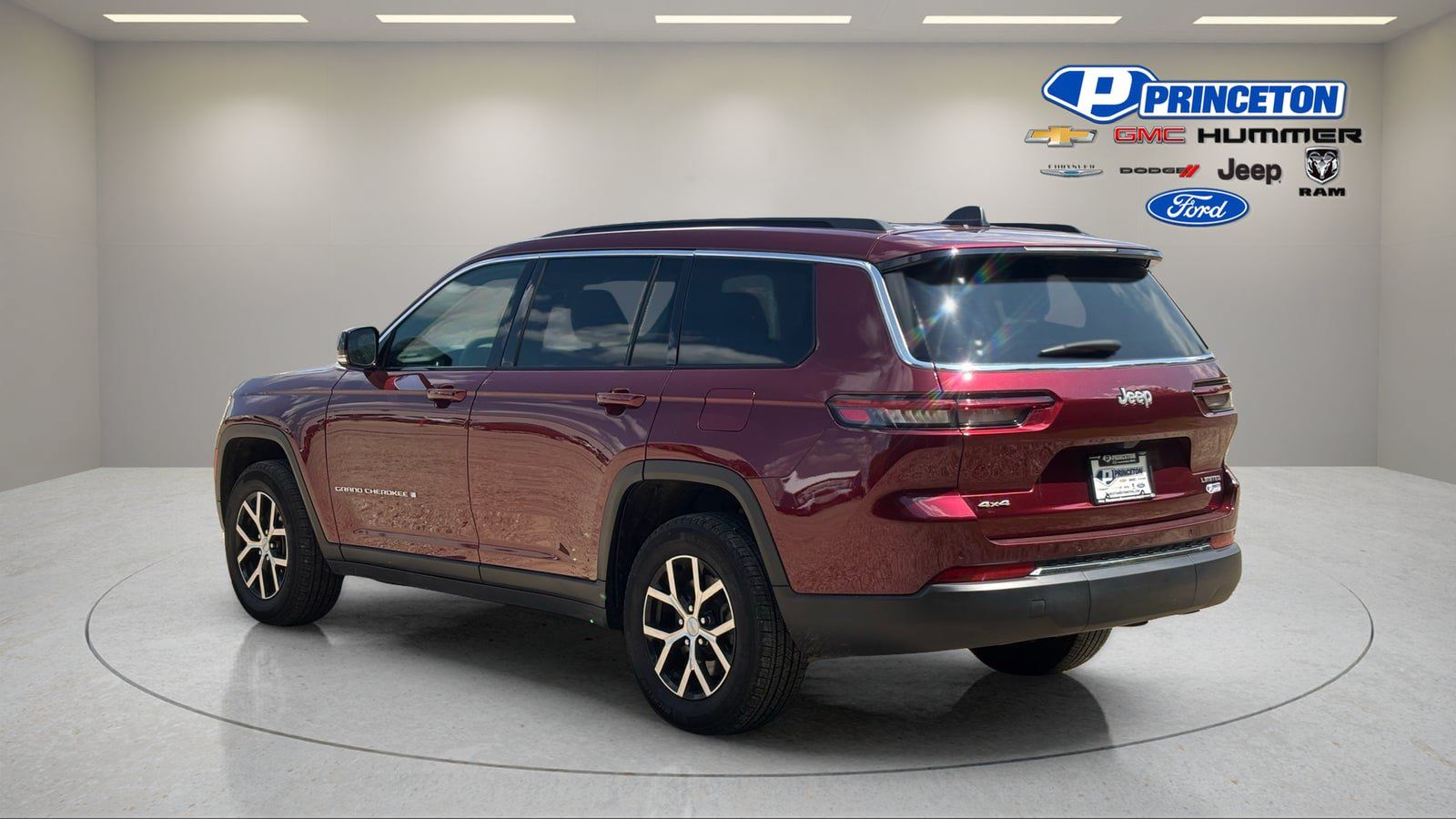 Used 2024 Jeep Grand Cherokee L Limited AWD/4WD image 5