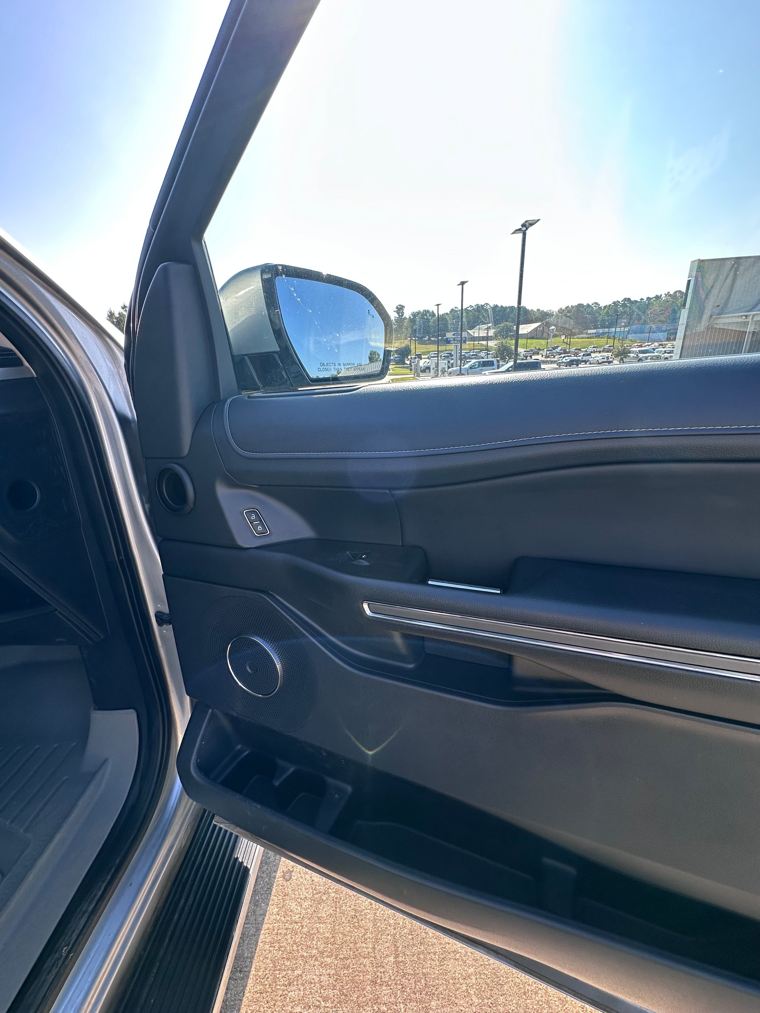 Used 2023 Ford Expedition XLT AWD/4WD image 27