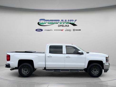 Used 2018 Chevrolet Silverado 1500 LT w/ All Star Edition image 8