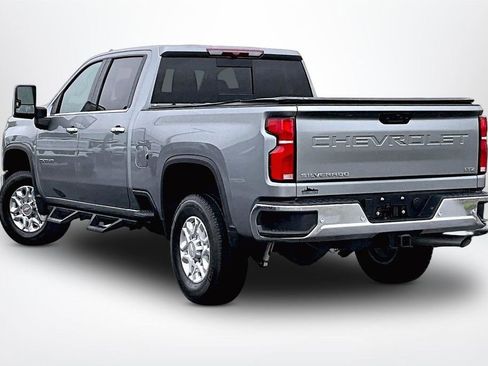 Used 2025 Chevrolet Silverado 2500 LTZ w/ LTZ Plus Package AWD/4WD image 5