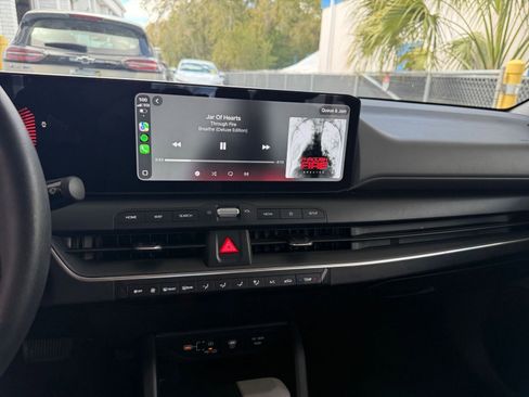 Used 2025 Kia K4 LXS image 17