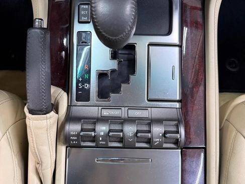 Used 2010 Lexus LX 570 4WD image 29