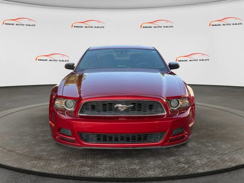 Used 2013 Ford Mustang Coupe RWD image 3