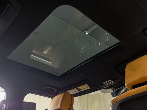 Used 2019 Land Rover Discovery HSE Luxury image 22