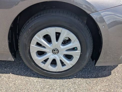 Used 2021 Toyota Prius LE FWD image 9