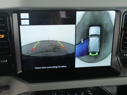 Used 2022 Ford Bronco Badlands image 14