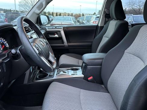 Used 2017 Toyota 4Runner SR5 image 8