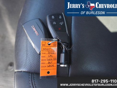 Used 2022 GMC Sierra 1500 SLT AWD/4WD image 10