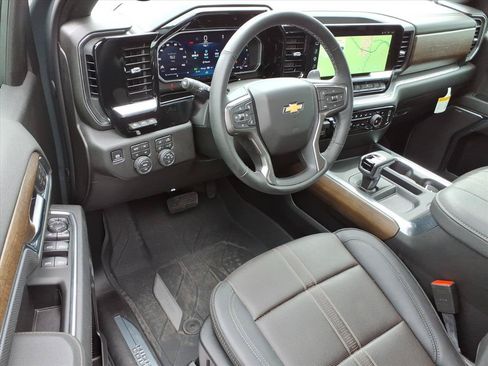 Certified 2026 Chevrolet Silverado 1500 High Country w/ High Country Premium Package AWD/4WD image 9