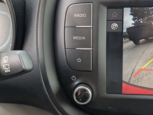 Used 2024 Kia Soul LX FWD image 16