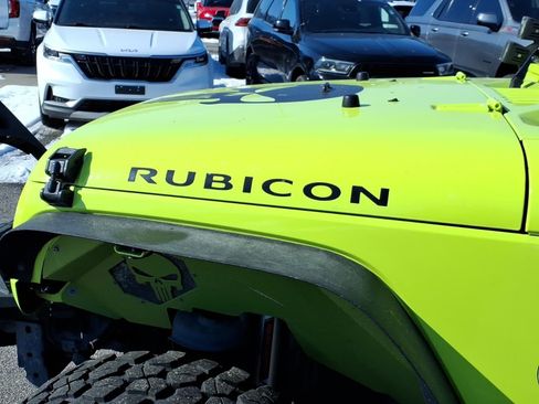 Used 2016 Jeep Wrangler Unlimited Rubicon w/ Connectivity Group image 15