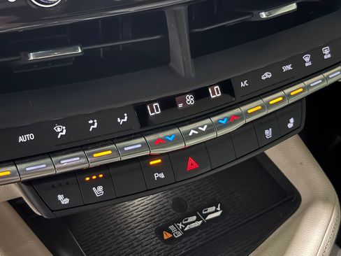 Used 2020 Cadillac CT4 Premium Luxury image 28