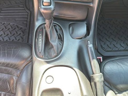 Used 2001 Chevrolet Corvette Convertible RWD image 8