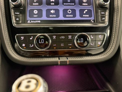 Used 2019 Bentley Bentayga AWD/4WD image 68