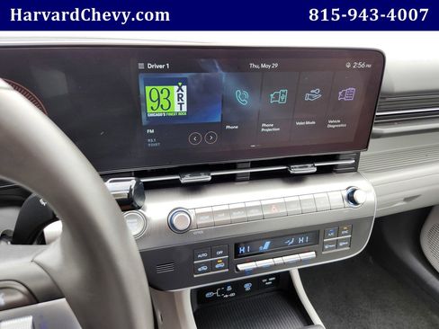 Used 2025 Hyundai Kona SEL image 8