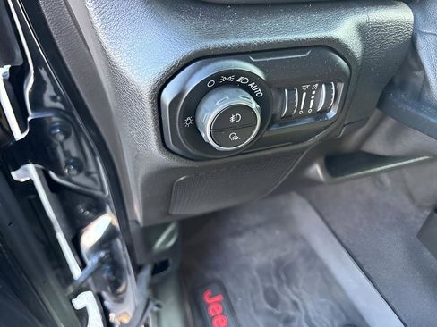 Used 2020 Jeep Gladiator Sport w/ Quick Order Package 24S image 15