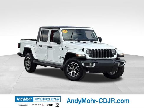 Used 2024 Jeep Gladiator Sport AWD/4WD image 1
