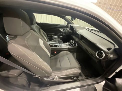 Used 2017 Chevrolet Camaro LT RWD image 15