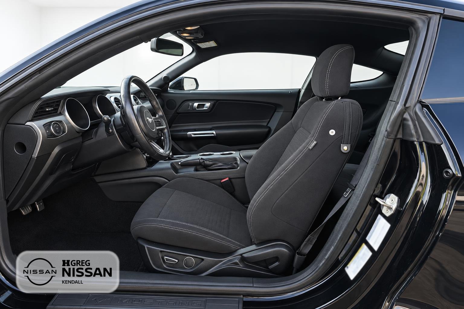 Used 2018 Ford Mustang Coupe w/ Equipment Group 101A RWD image 7