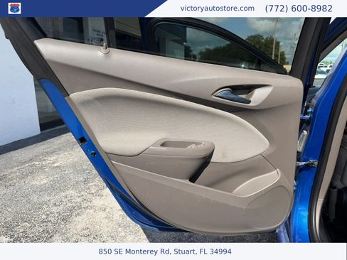 Used 2017 Chevrolet Cruze LT FWD image 14