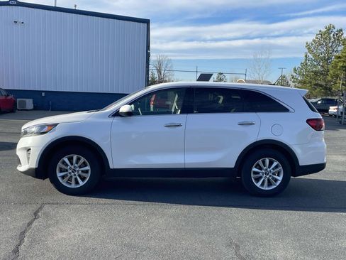 Used 2019 Kia Sorento FWD V6 image 4