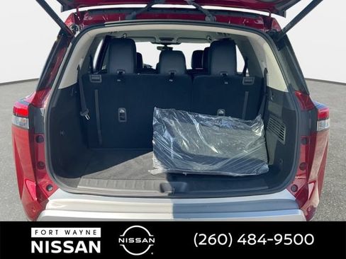 Used 2023 Nissan Pathfinder SL w/ Black Appearance Package AWD/4WD image 33