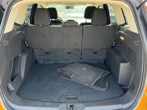 Used 2016 Ford Escape SE w/ Equipment Group 201A AWD/4WD image 37