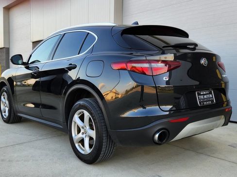 Used 2018 Alfa Romeo Stelvio AWD image 3