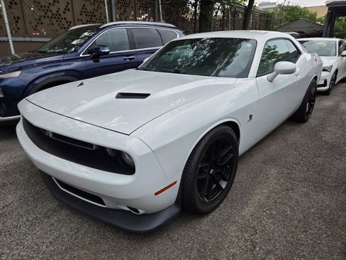 Used 2017 Dodge Challenger R/T Scat Pack RWD image 1