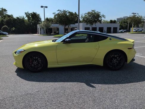 Used 2024 Nissan Z Performance w/ Floor Mat Package RWD image 7