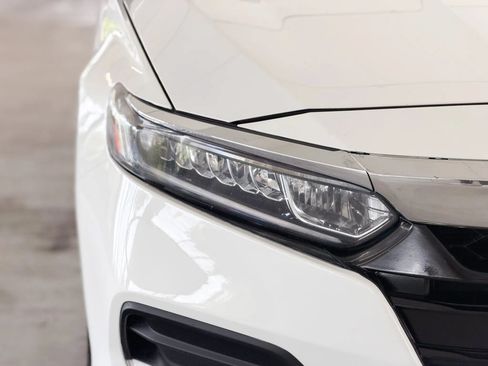 Used 2018 Honda Accord LX image 10