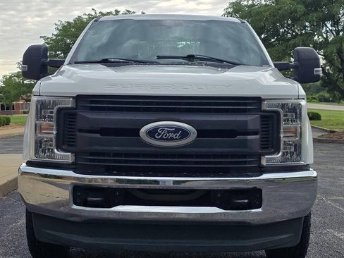 Used 2018 Ford F250 XL w/ Power Equipment Group AWD/4WD image 2