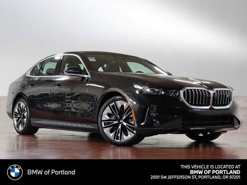 Used 2026 BMW i5 eDrive40 w/ Executive Package AWD/4WD image 1
