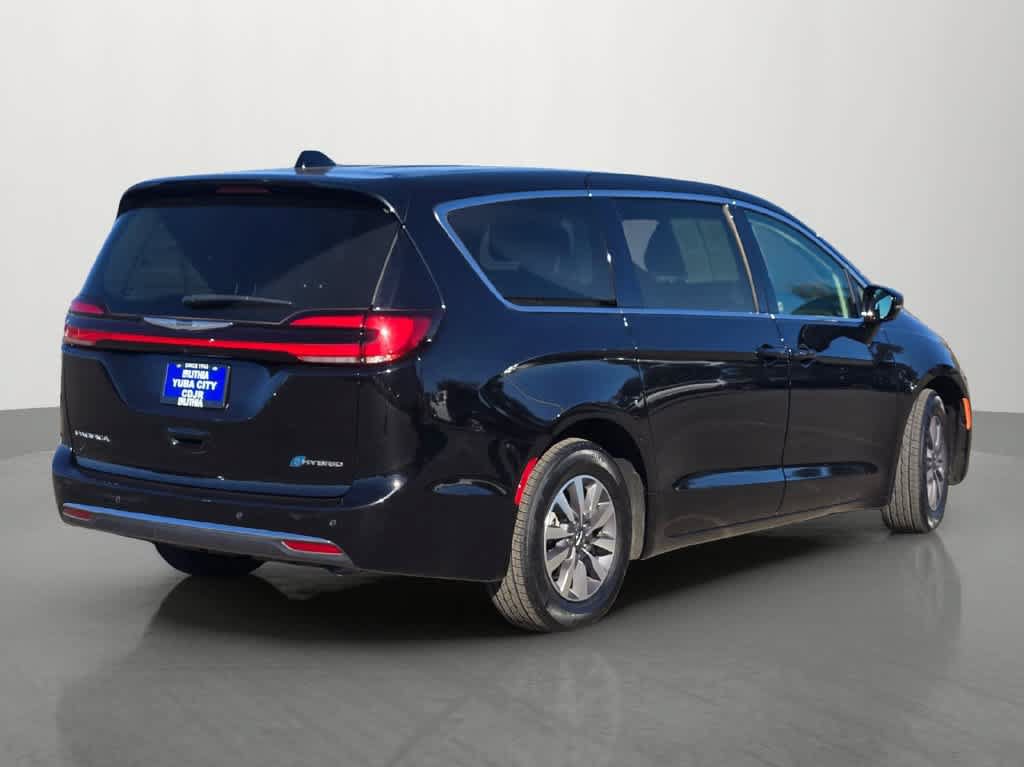 Used 2024 Chrysler Pacifica Limited FWD image 6