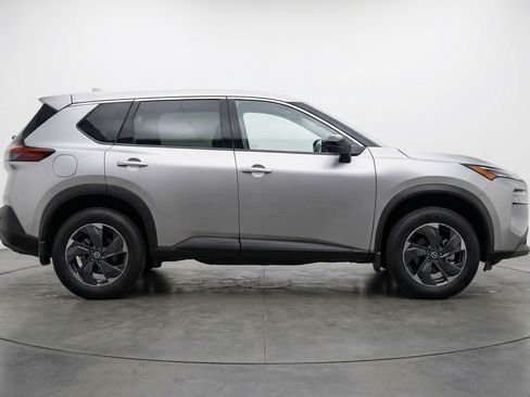 Used 2025 Nissan Rogue SV AWD/4WD image 11